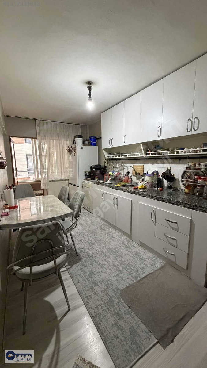 Beylikdüzü 1+1 Ara Katta Bakımlı Kiralık Daire